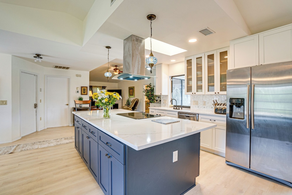 Pool, BBQ & More: Sleek Home in Port Charlotte!