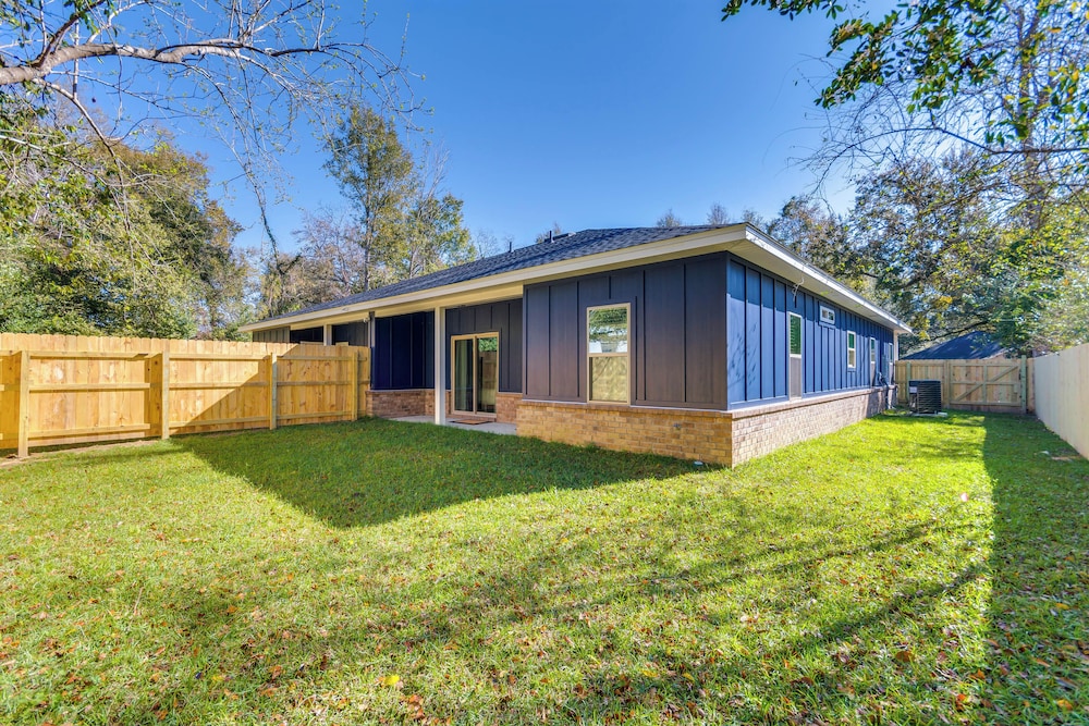 Pet-friendly Pensacola Home: Central Location