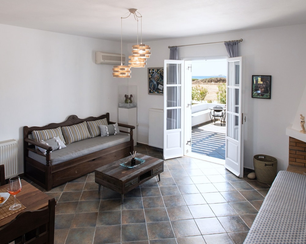 Sea Lilies Suites photo 5