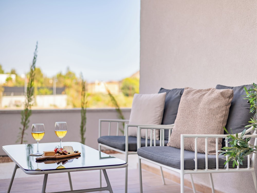 Sanders River Plaza Limassol Apartment