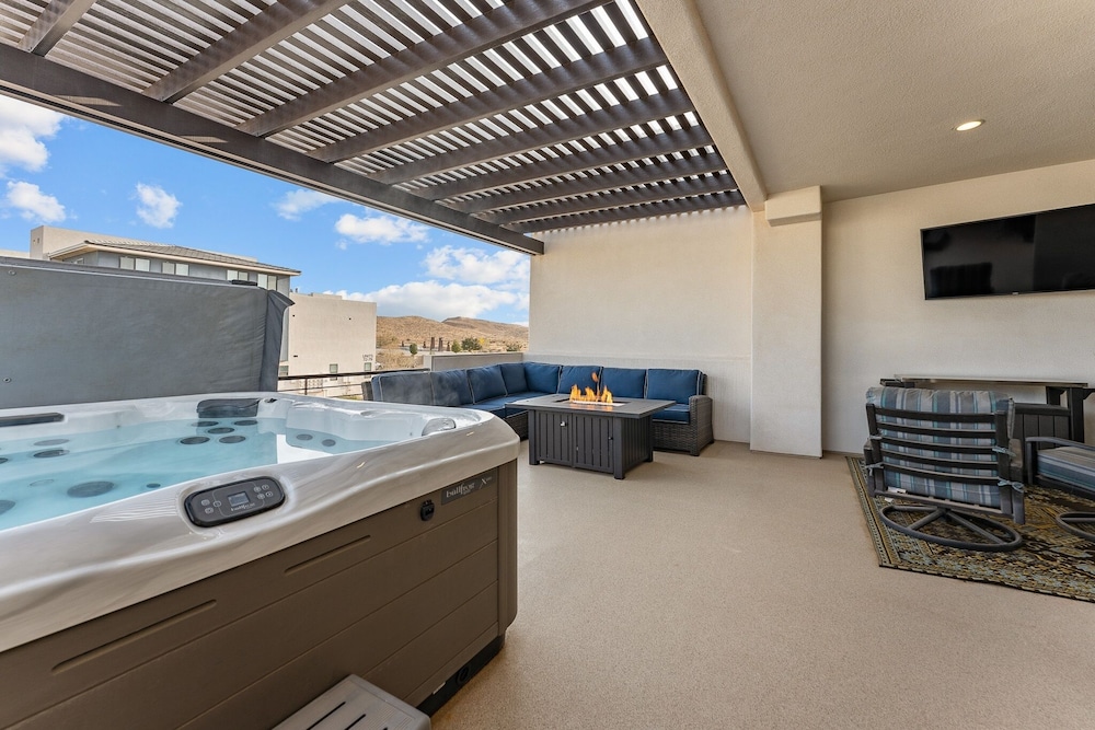 Tahitian Pearl 5 Bedroom Townhouse