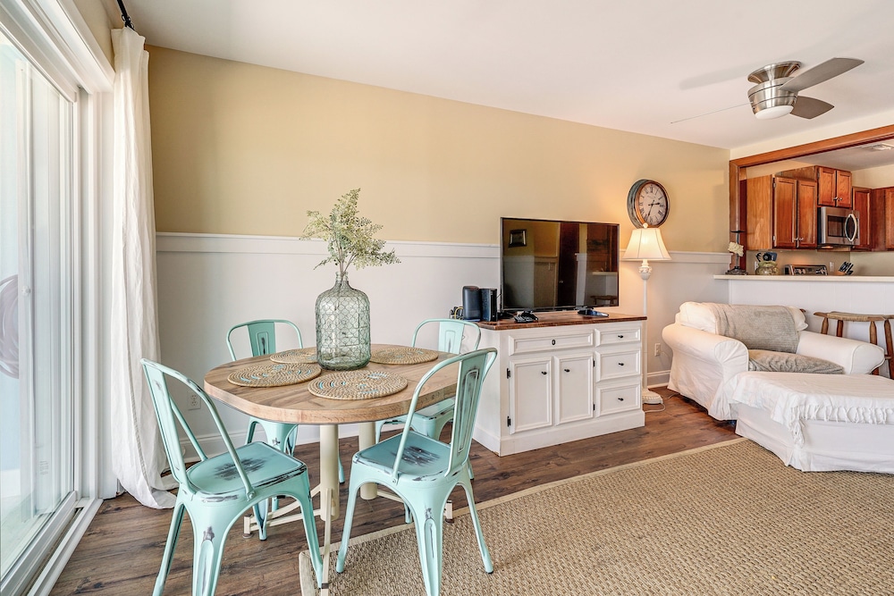 Sandy Oceanfront 2nd FL 1BR W/pool at The Riggings