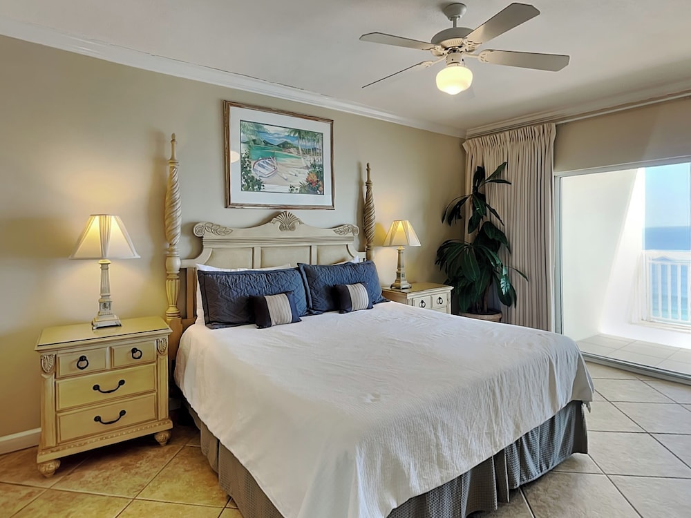 Admiral's Quarters #1406 by Southern Vacation Rentals