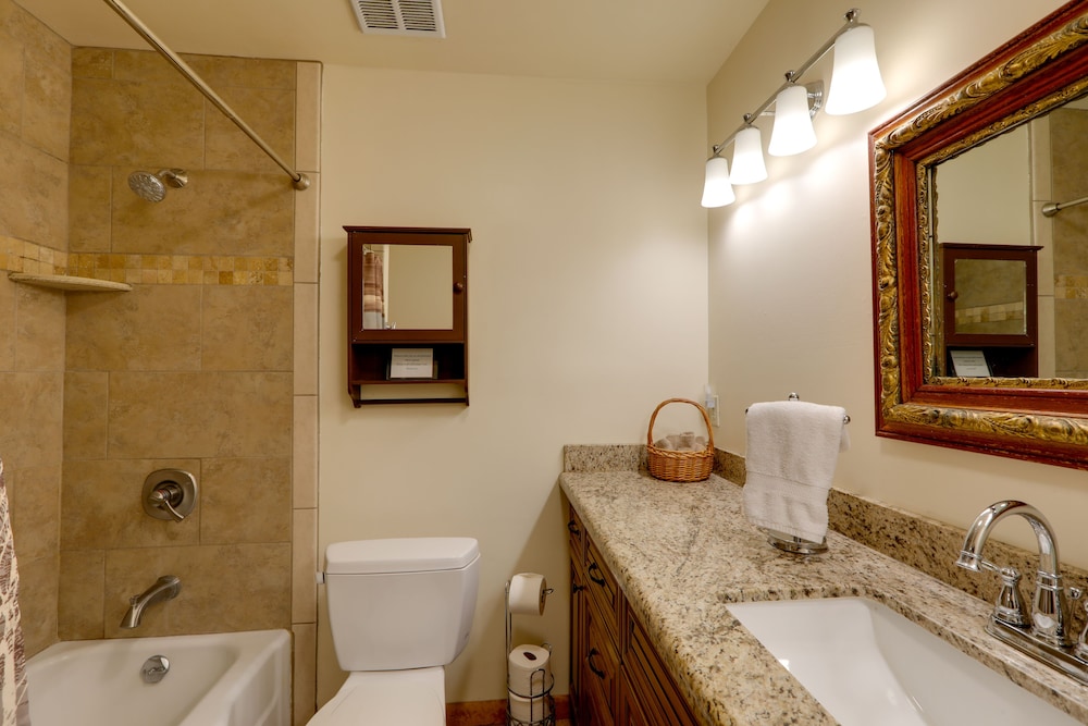 Rustic Pine Retreat w/ Fenced 1-acre Yard - Property Image 19