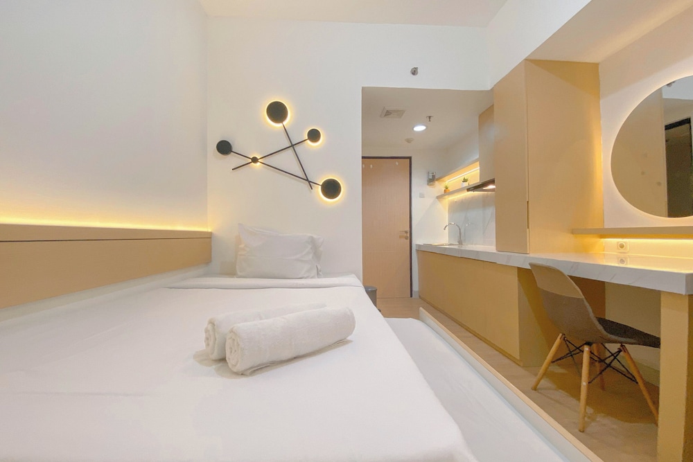 Warm Minimalist Studio Apartment The Alton