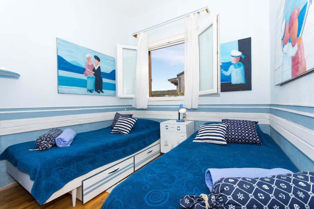 Duga - Beachfront & Seaview - A1 view 4