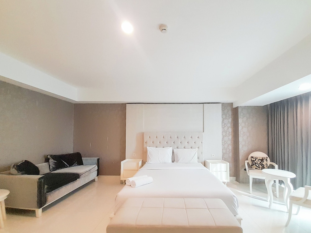 Modern Look And Homey Studio At Mataram City Apartment