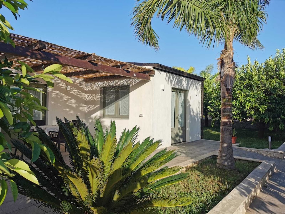 Hotel Agriturismo Terra dei Limoni - Image 1