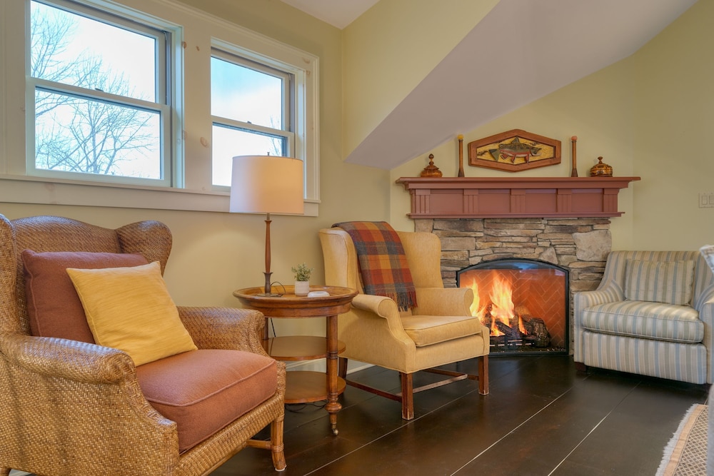 West Settlement Ranch by Avantstay Hudson Valley Escape Firepit Patio Yard