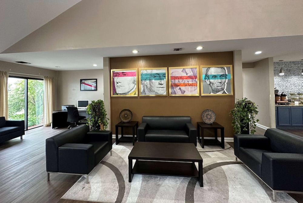 AmericInn by Wyndham Fort Atkinson view 2