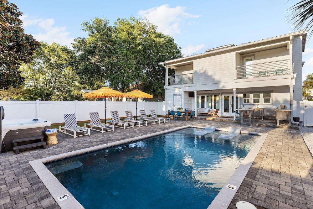Bohemian Beach Retreat Fully Stocked Villa Near Beach w Pool Outdoor Dining