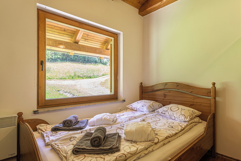 Forester's Hut With Whirlpool & Sauna view 2
