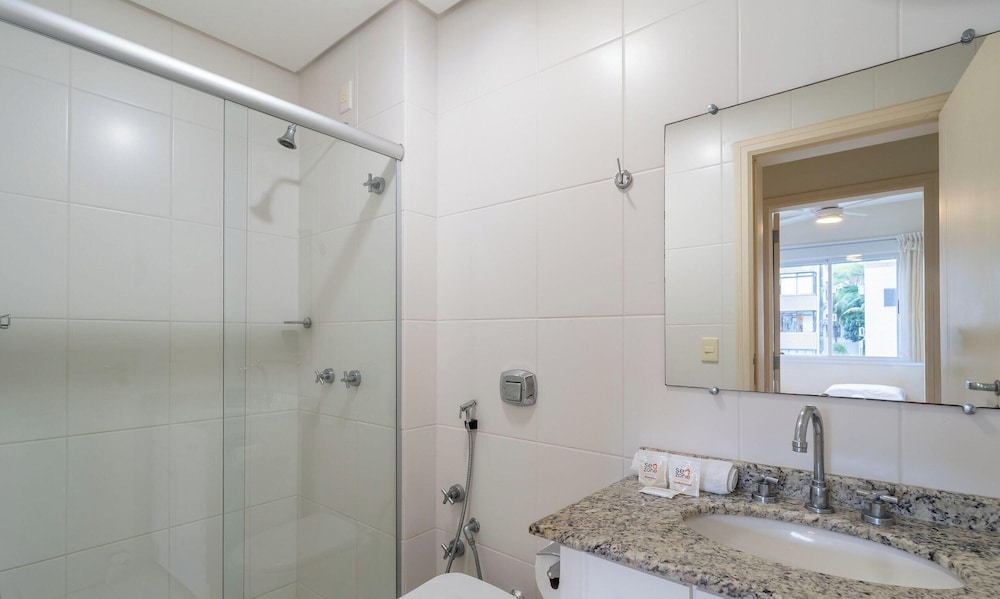Apt w/ Barbecue Grill 190m From the Beach Pga0205