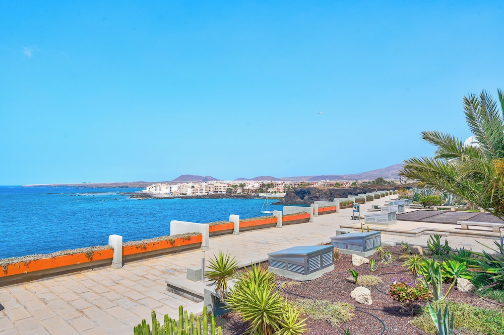 La Maravilla Over The Ocean at Costa del Silencio view 3