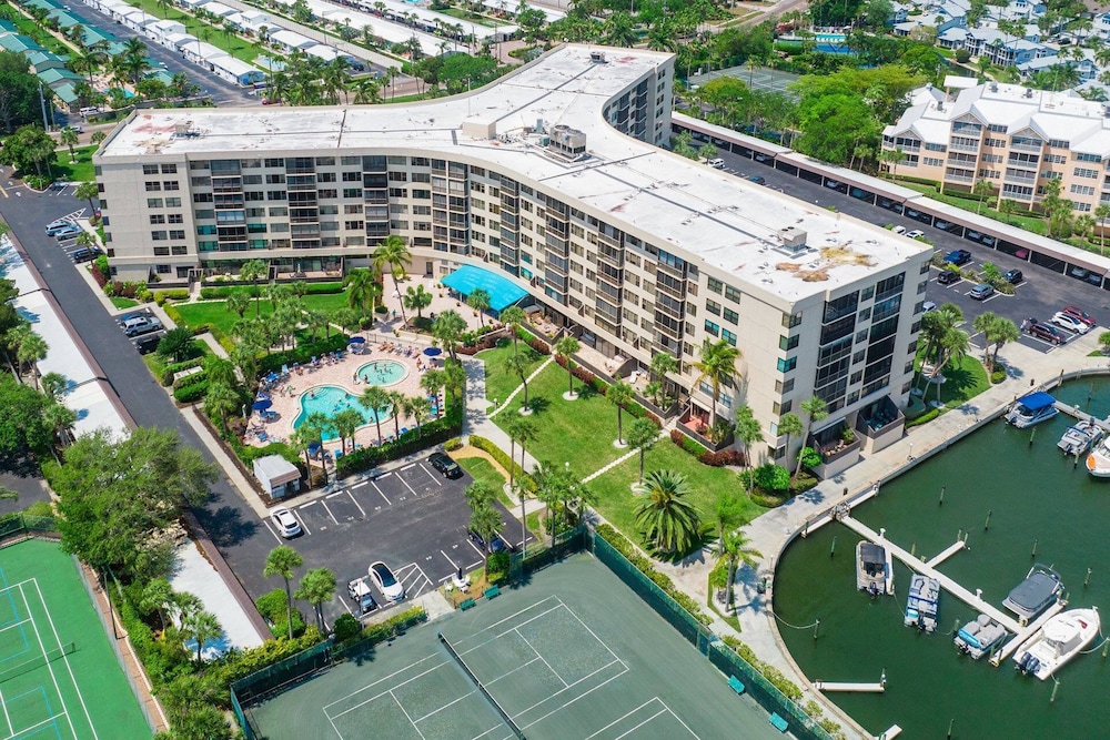 Harbor Towers Ocean View Escape