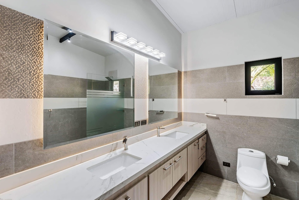 Brand-New 6BD Giant with Private Pool by SPCR