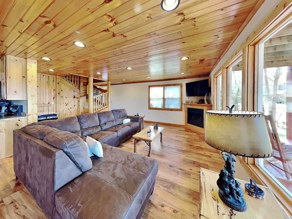 Honey Bear Hideaway by Jackson Mountain Rentals