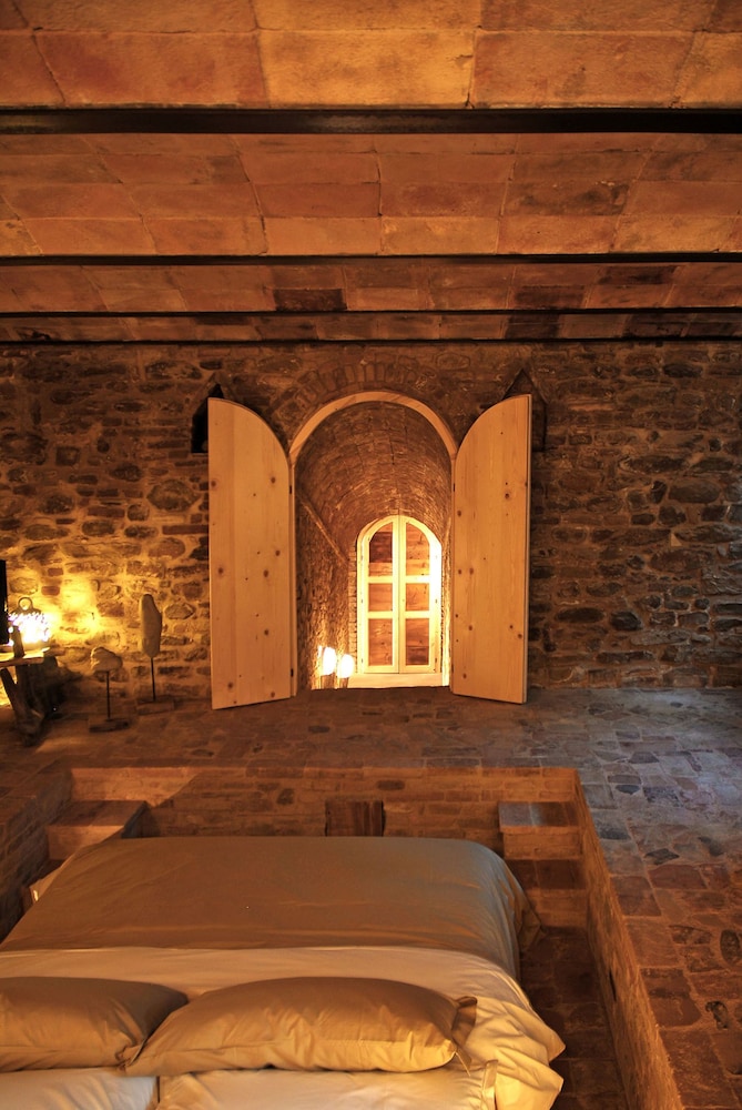 Castello di Granarola Relais – Adults Friendly