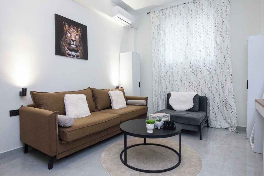 Brand New 1 Bd Apt in Trendy Kipseli