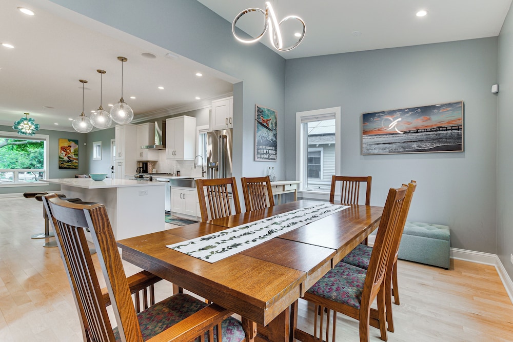 Game Room, Deck & Yard: Chicago Home
