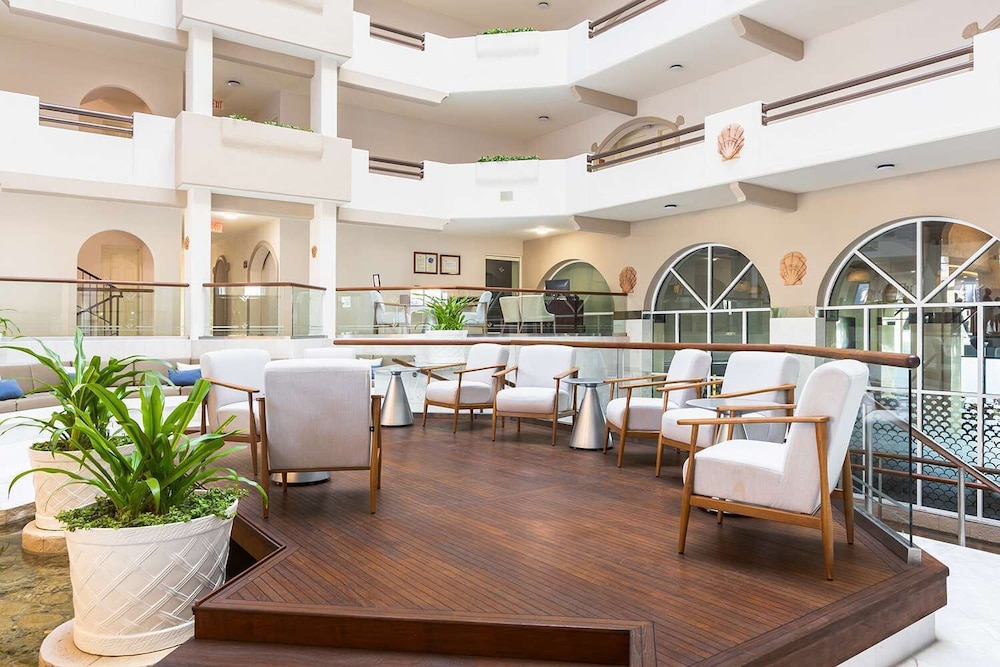 Deluxe Condo at Villa Del Palmar