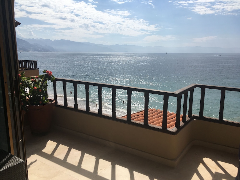 Los Tules Condominium Resort