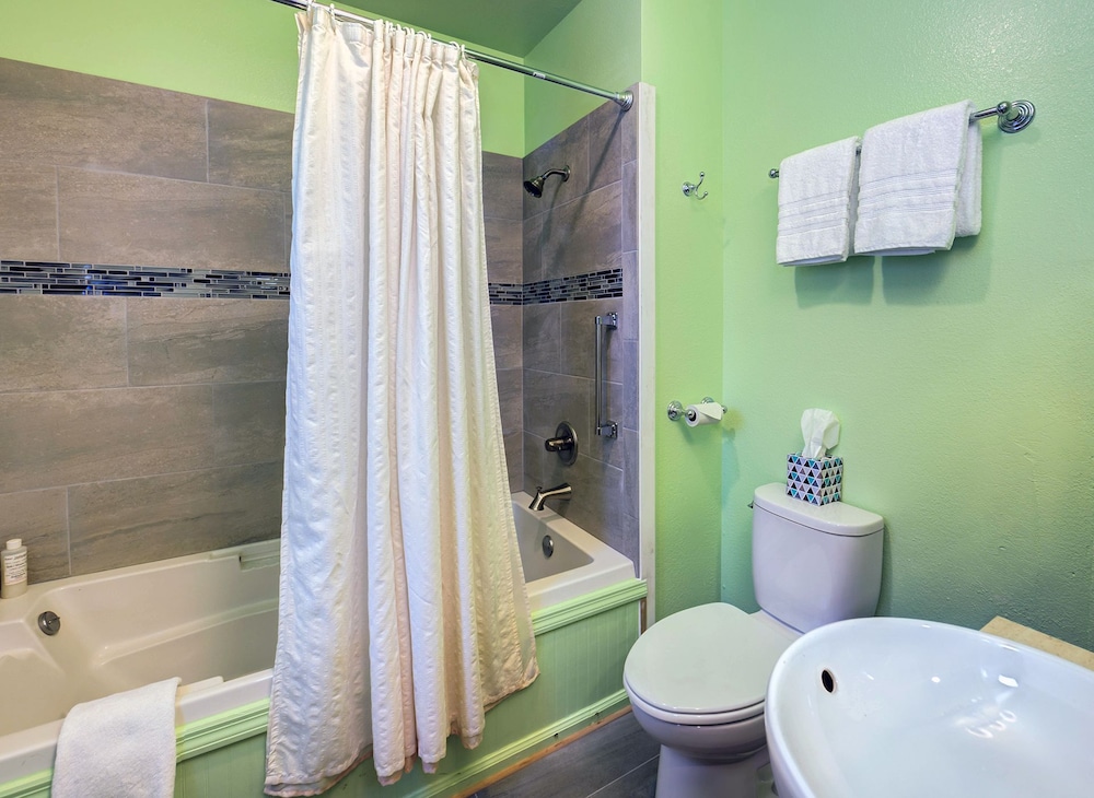 Ashland Vacations - Carlisle Garden Suites - Property Image 24