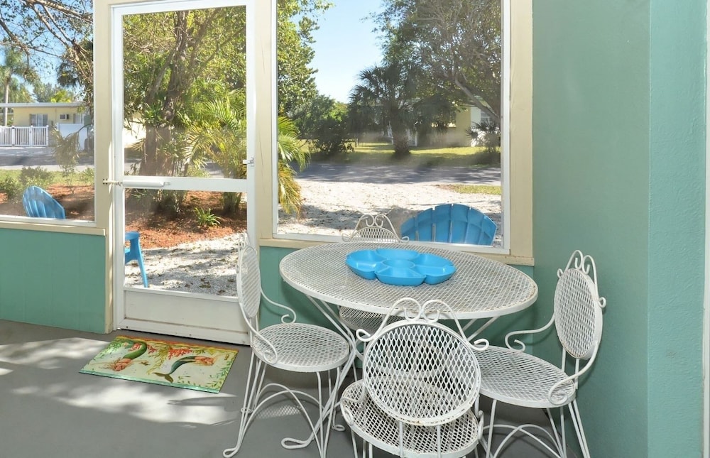 Minnow 2 2 Bedroom Villa by RedAwning