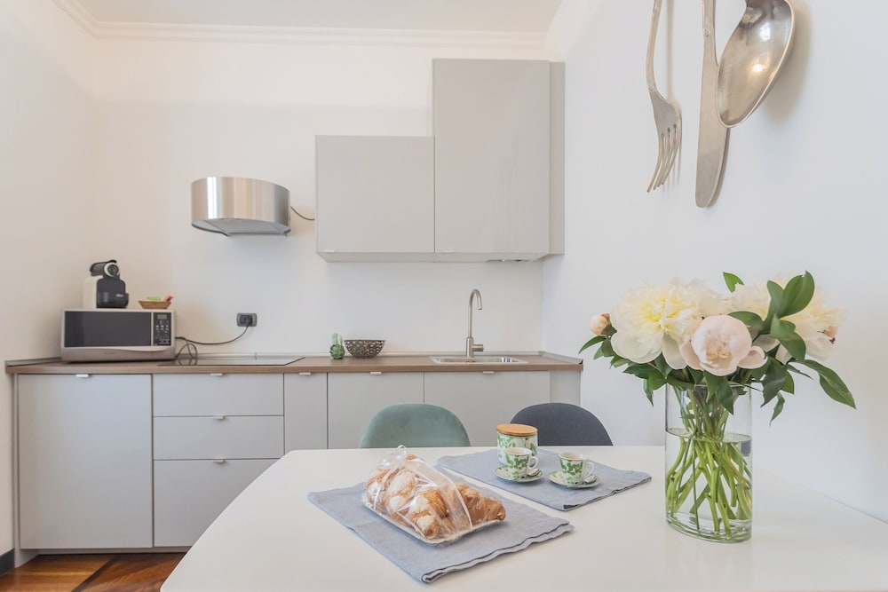 Lake Holiday Como by Rent all Como