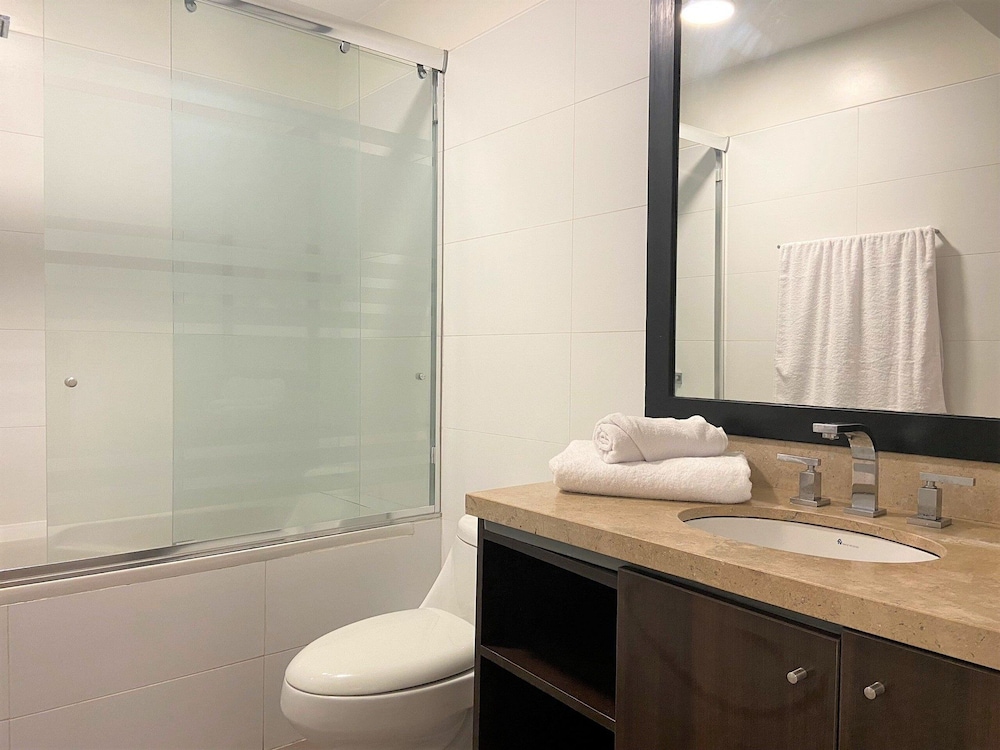 Redibuk - Luxury duplex 1BR Miraflores