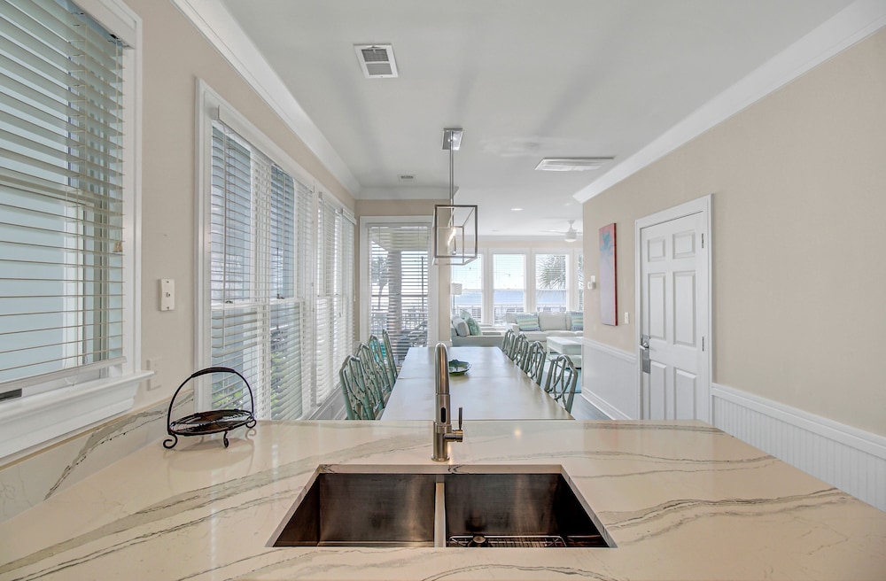 131 Grand Pavilion by Avantstay Oceanfront On The Boardwalk