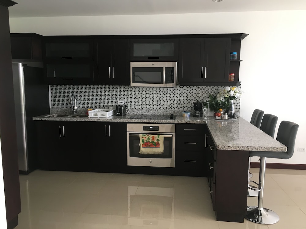 Las Yagrumas Condo Escazu