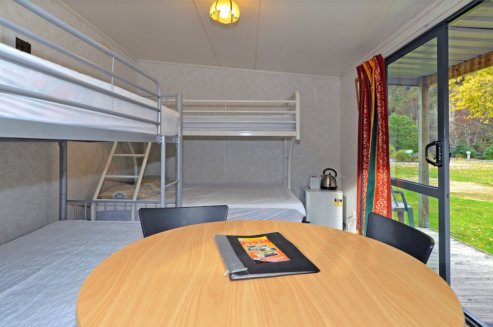 Leith Valley Holiday Park & Motels view 3