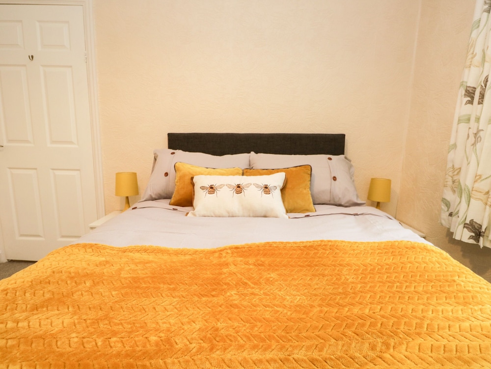 Cosy Bee