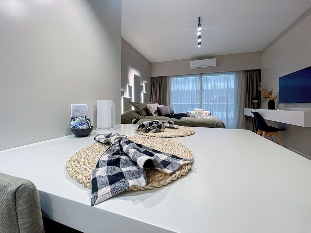 Ayres Suites Moreno