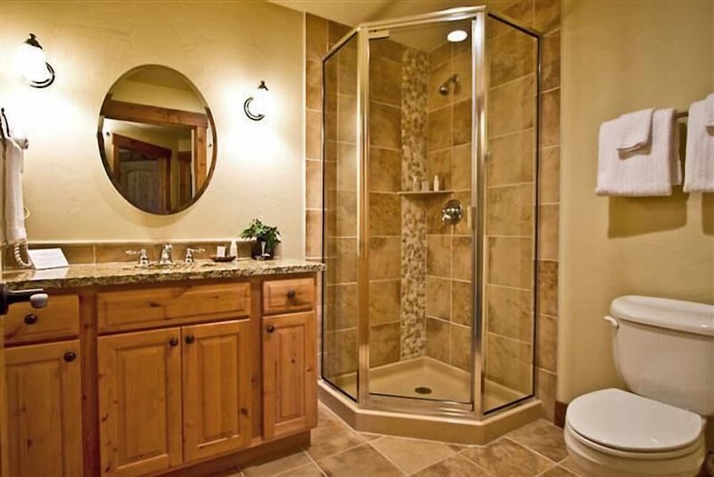 5305 Emerald Lodge, Trappeur's Crossing Apartment 4