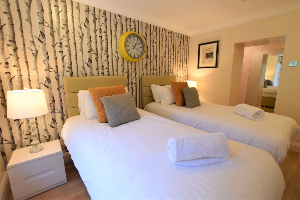 Meridian Place - yourapartment view 5