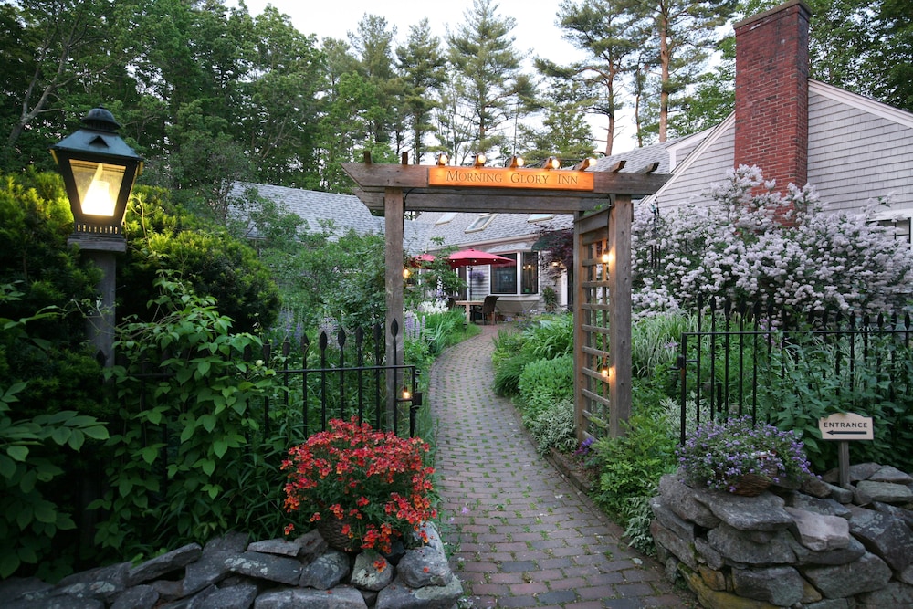 Hotel Morning Glory Inn