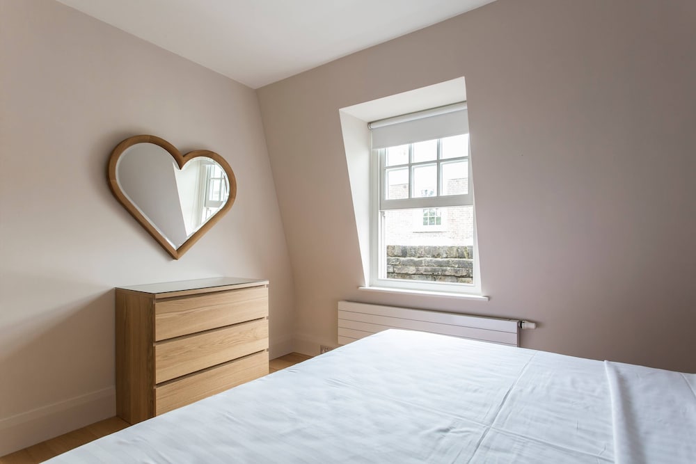Campden Street VII by Onefinestay