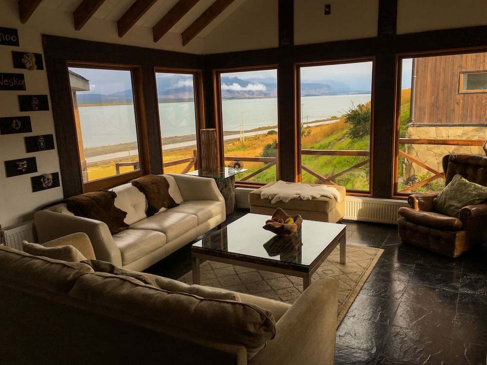 Weskar Patagonian Lodge