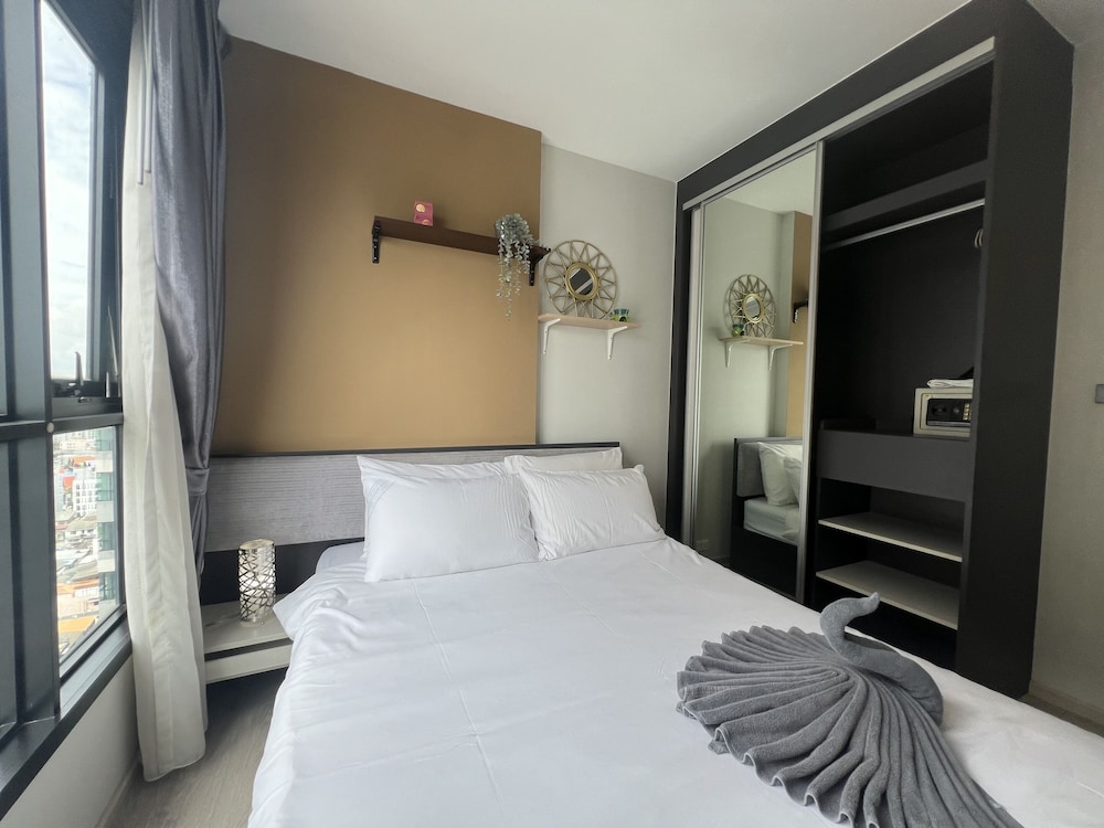 The Base Central Pattaya by Mickey view 4