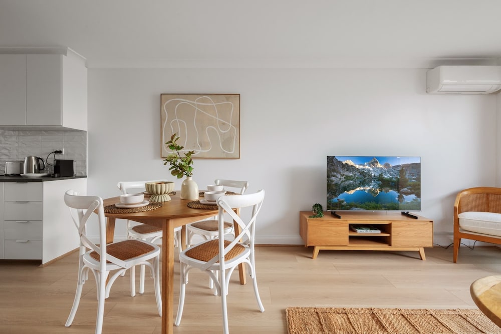 Stylish 1-bed Apartment Near Manly Beach