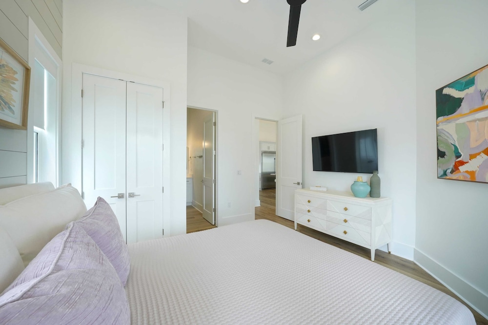 30A Serenity Skies by Avantstay Sleeps 19 Pool + Golf Cart