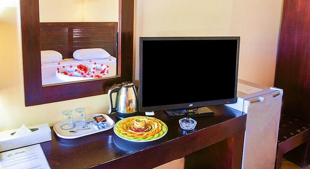 Abu Dabbab Lodge view 4