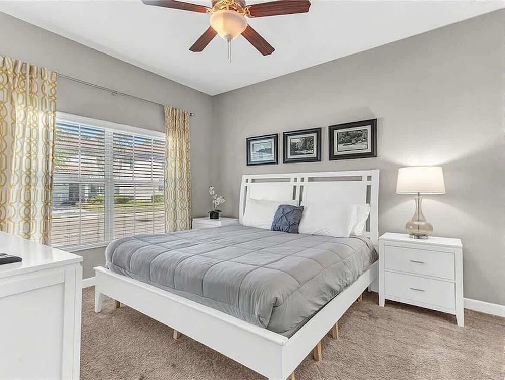 Paradise 4Bd w Private Pool Waterpark 8951