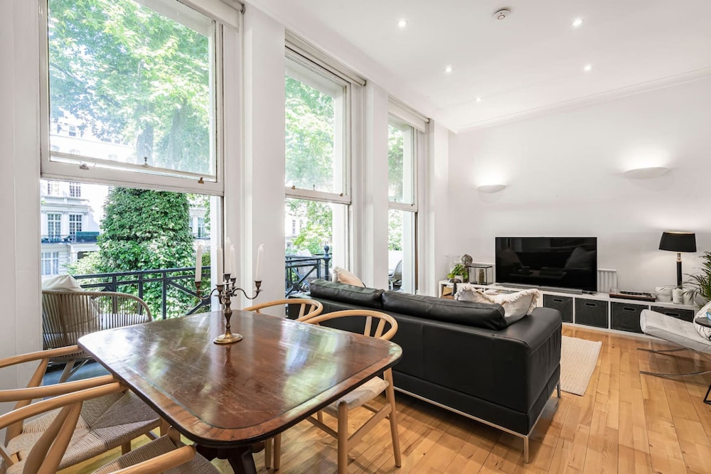 2-bed Knightsbridge Home