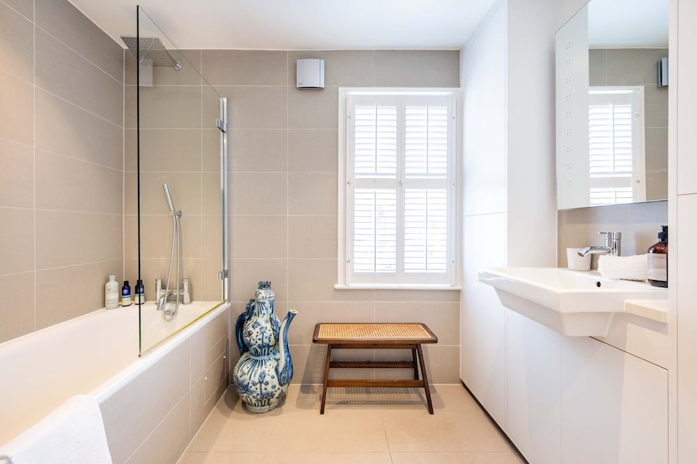 Highlife and Islington - by Out of Office Lifestyle