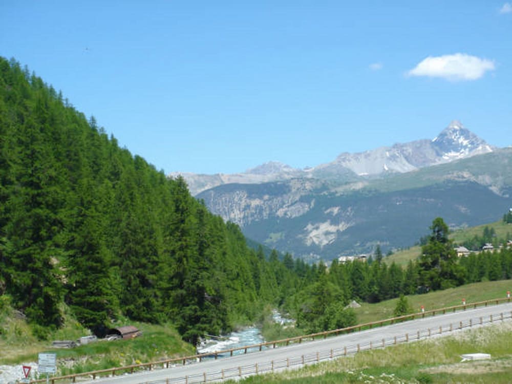 Photo 8
