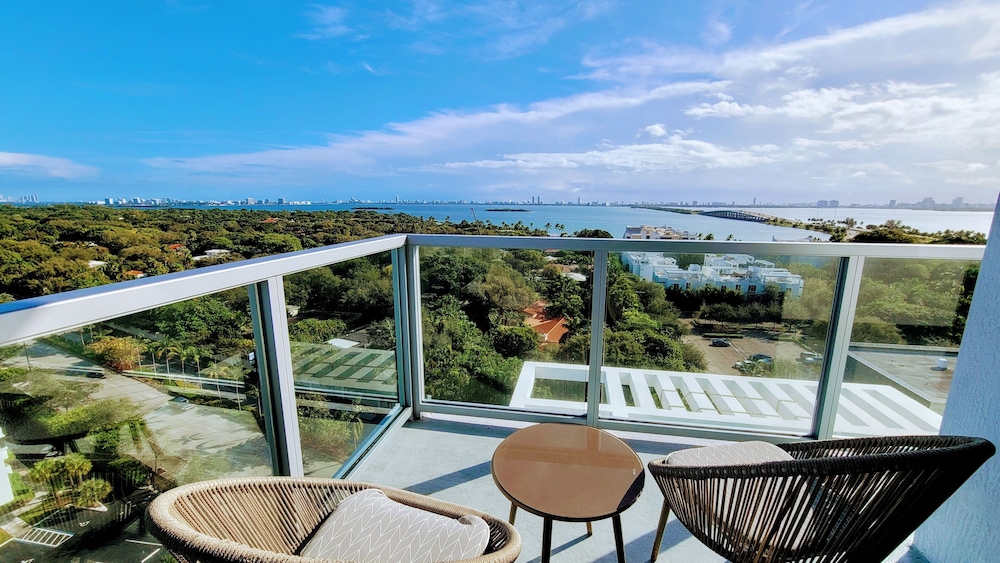Design District Bay View Cielo Stays