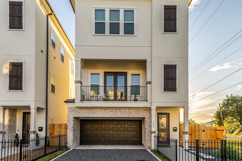 Andao Luxury - Image 1